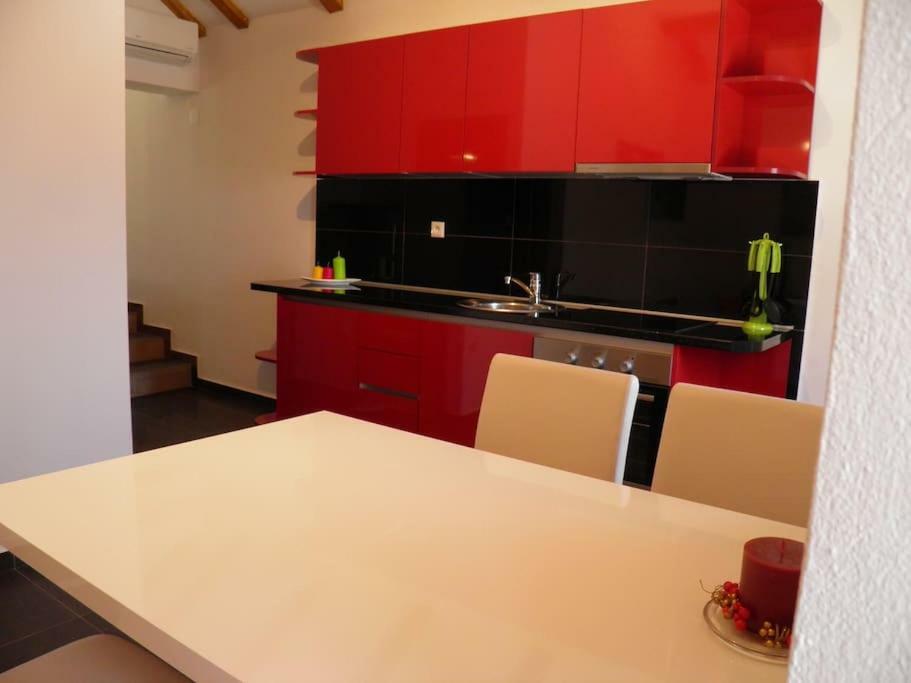 Romantic Apartment Donje Celo Exterior photo